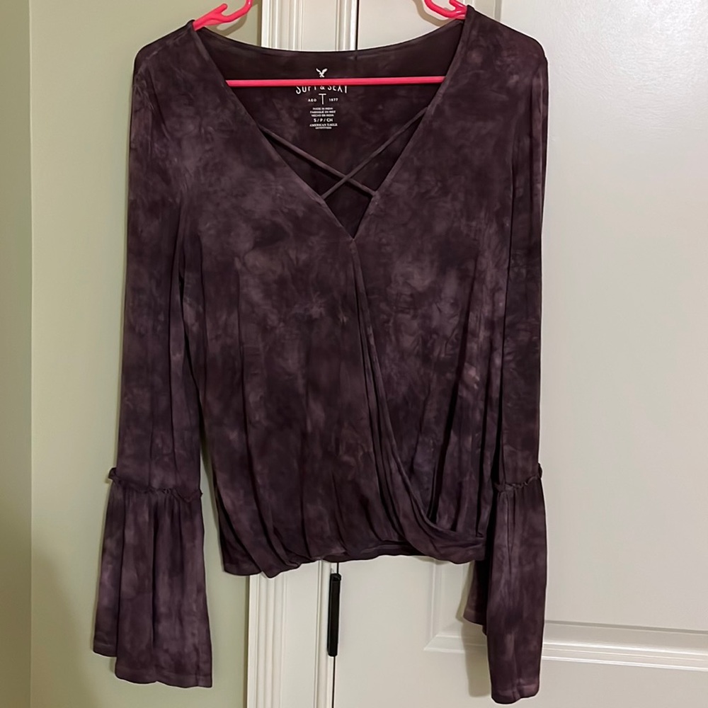 AEO Soft and Sexy bell sleeved long sleeve v-neck